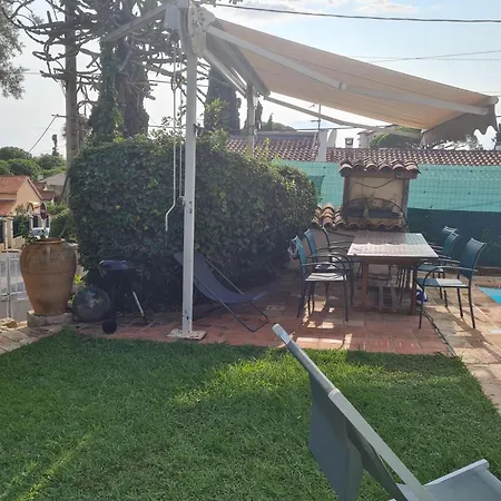 Avec Piscine Privee A Les Pins * Жюан-ле-Пен