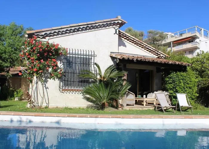 Βίλα Avec Piscine Privee A Les Pins *