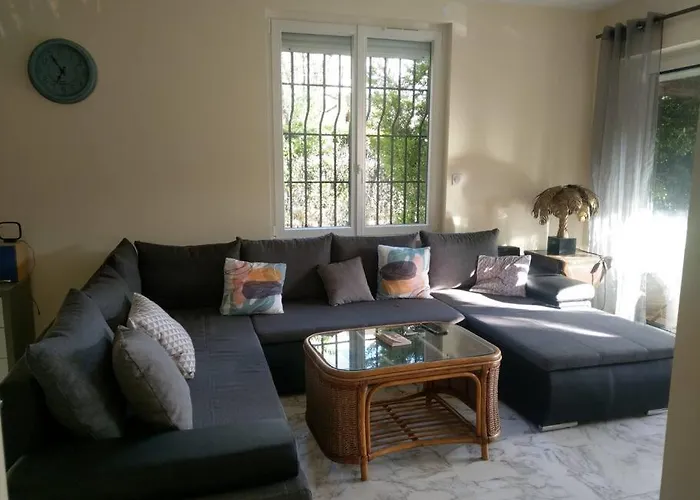 Βίλα Avec Piscine Privee A Les Pins